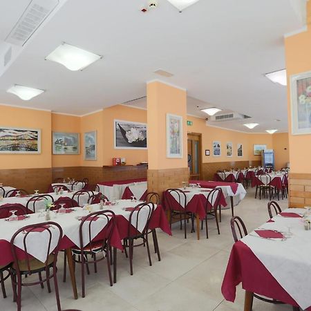 Hotel Milena Rímini Exterior foto